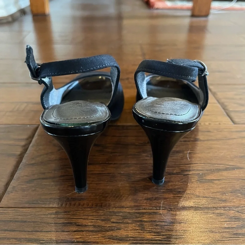 Life Stride Women's Black Peep Toe Slingback 3 Inch Heels size 6.5